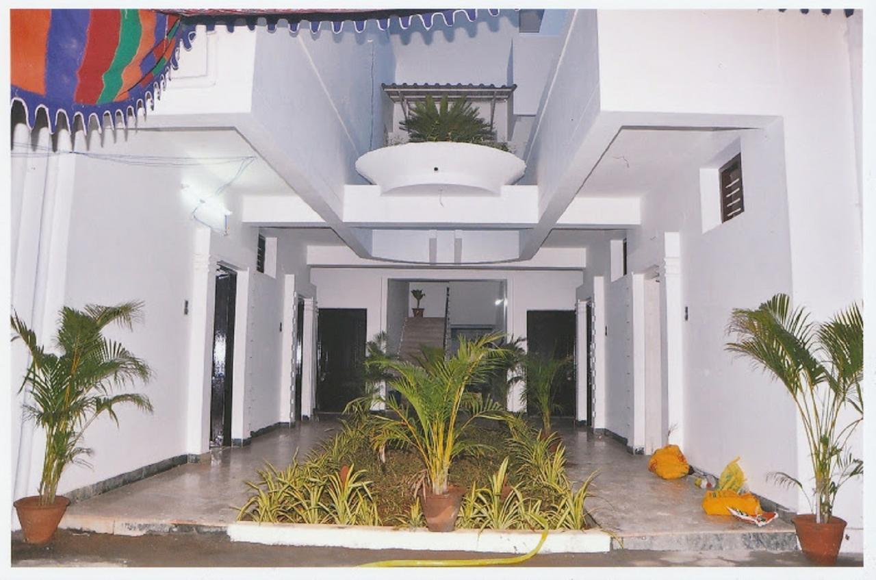 Отель Arunaalaya Residency Тируваннамалай Экстерьер фото